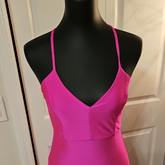 Elegant Pink Women's Dress - Picture 3 of 4